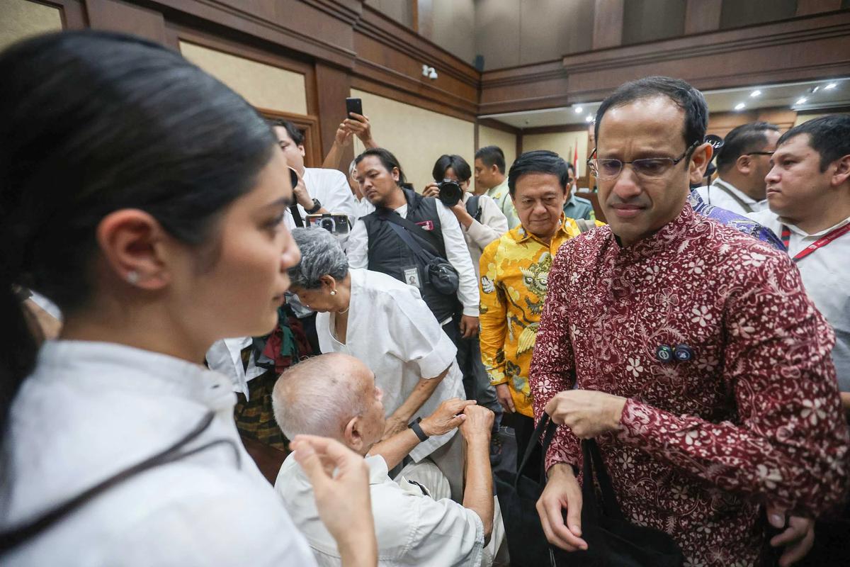 FOTO: Nadiem Makarim Dituntut 18 Tahun Penjara dalam Kasus Chromebook