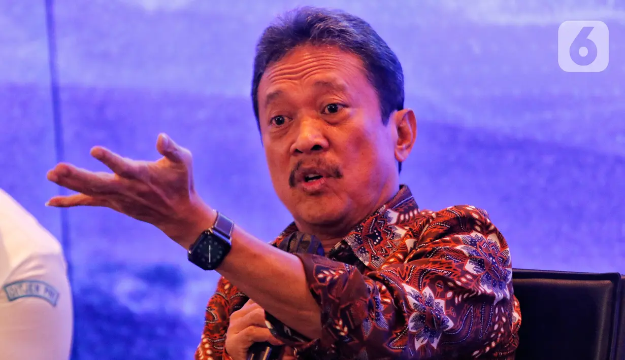 Trenggono bilang nantinya akan ada aturan turunan berupa Peraturan Menteri Kelautan dan Perikanan (PermenKP) sebagai turunan dari PP 26 Tahun 2023. Di dalam aturan tersebut akan diatur pembentukan Tim Kajian yang terdiri dari KKP, Kementerian ESDM, KLHK, hingga LSM lingkungan seperti Walhi hingga Greenpeace. (Liputan6.com/Angga Yuniar)