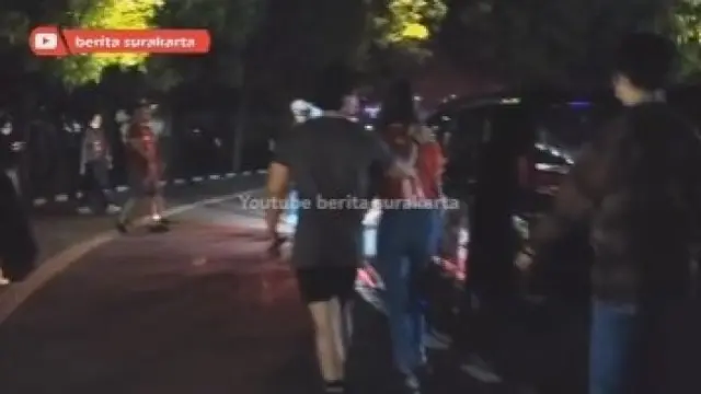 Kaesang Pangarep sedang bersama wanita diduga finalis Puteri Indonesia D.I. Yogyakarta Erina Gudono. (YouTube Berita Surakarta)