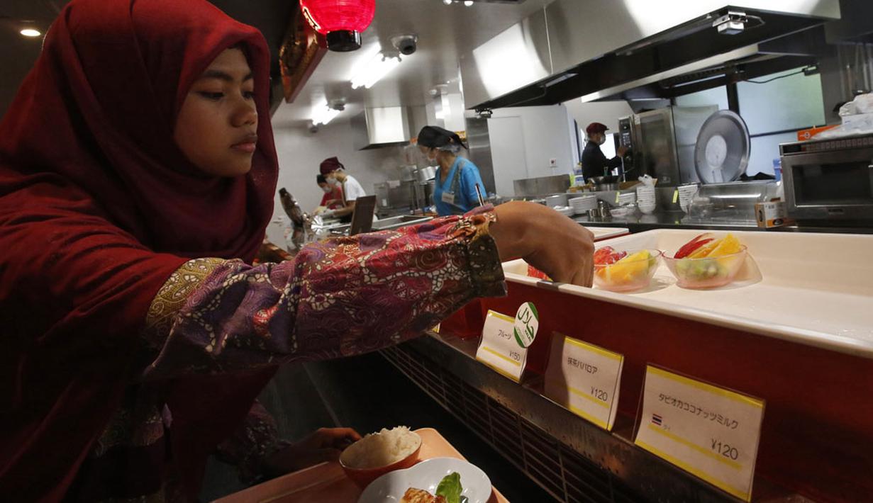 Salah satu tempat yang menyediakan makanan bersertifikasi halal ada di Kanda University of International Studies di Chiba, sebelah timur Tokyo, foto diambil pada 13 Mei 2014 lalu. (REUTERS/Yuya Shino)