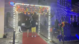 Pasar malam yang berlokasi di Katara Cultural Village, kawasan pantai Katara, Doha mulai ramai menjelang sore hari, yaitu pukul 16.00 waktu setempat. (Bola.com/Ade Yusuf Satria)