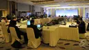 Suasana pertemuan Sekjen MK se-Asia, Jakarta, Senin (25/5/2015). Pertemuan dihadiri 13 negara peserta membahas rangkaian persiapan jelang kongres yang akan dilakukan pada 2016. (Liputan6.com/Herman Zakharia)