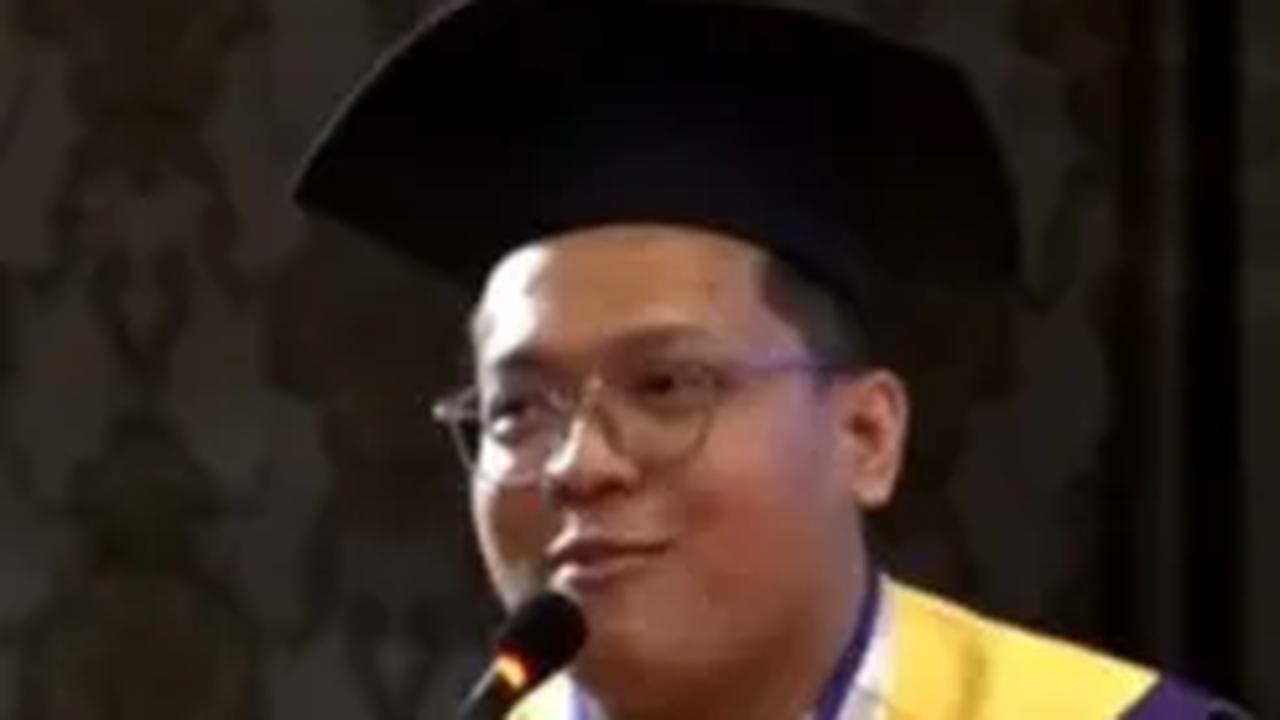 "IPK 3,84 Pak Rektor," jawabnya.<br>