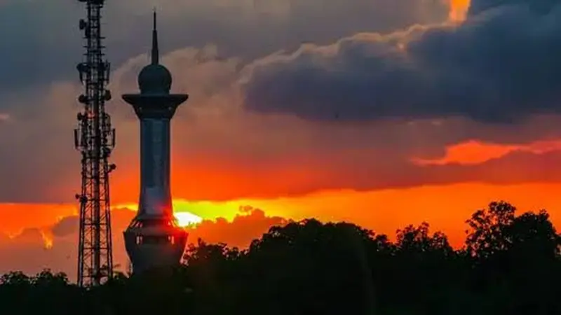 Bangunan tugu eks MTQ Kendari, berdiri sejak 2004 silam.