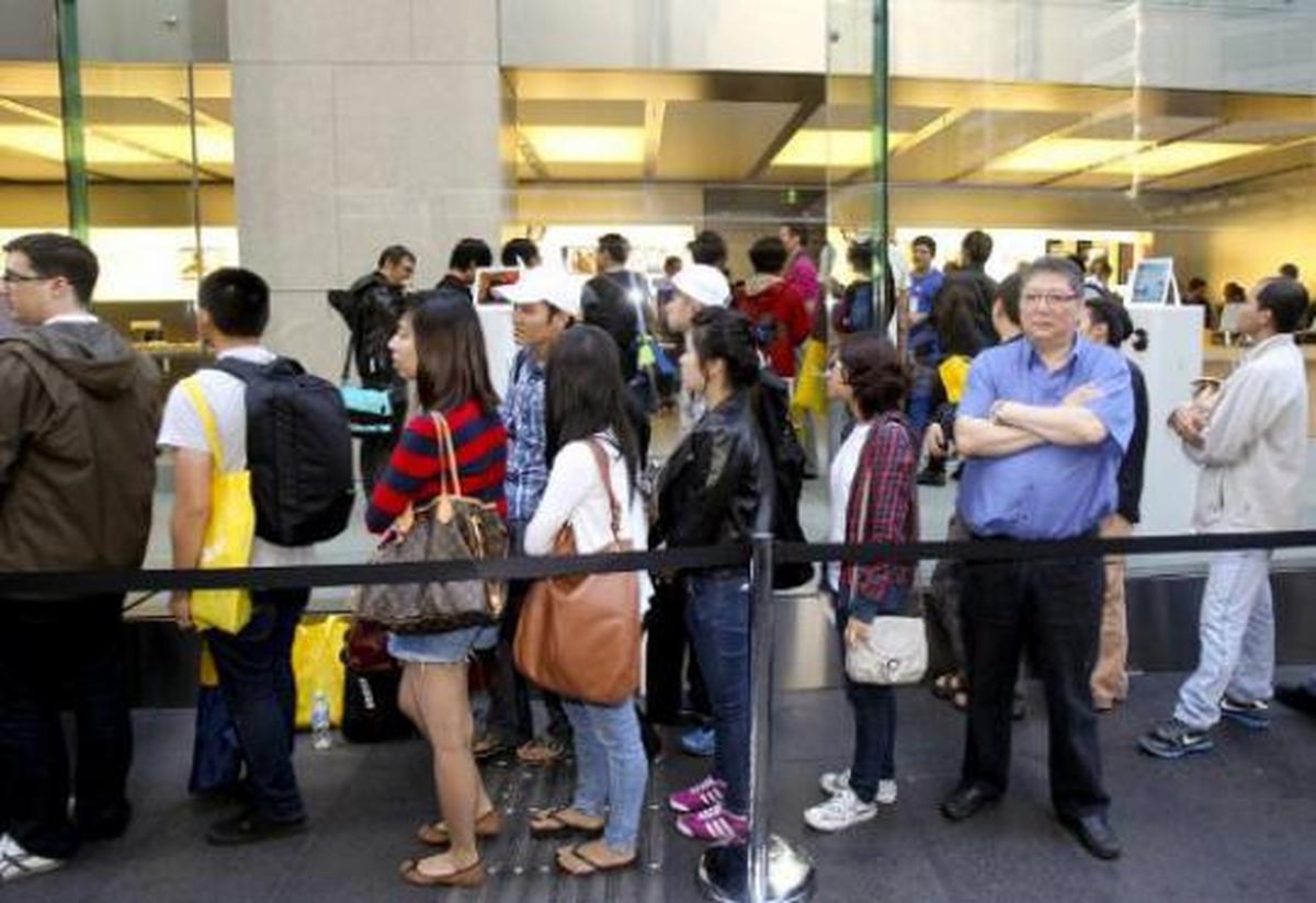 Ramai-ramai mengantre new iPad 