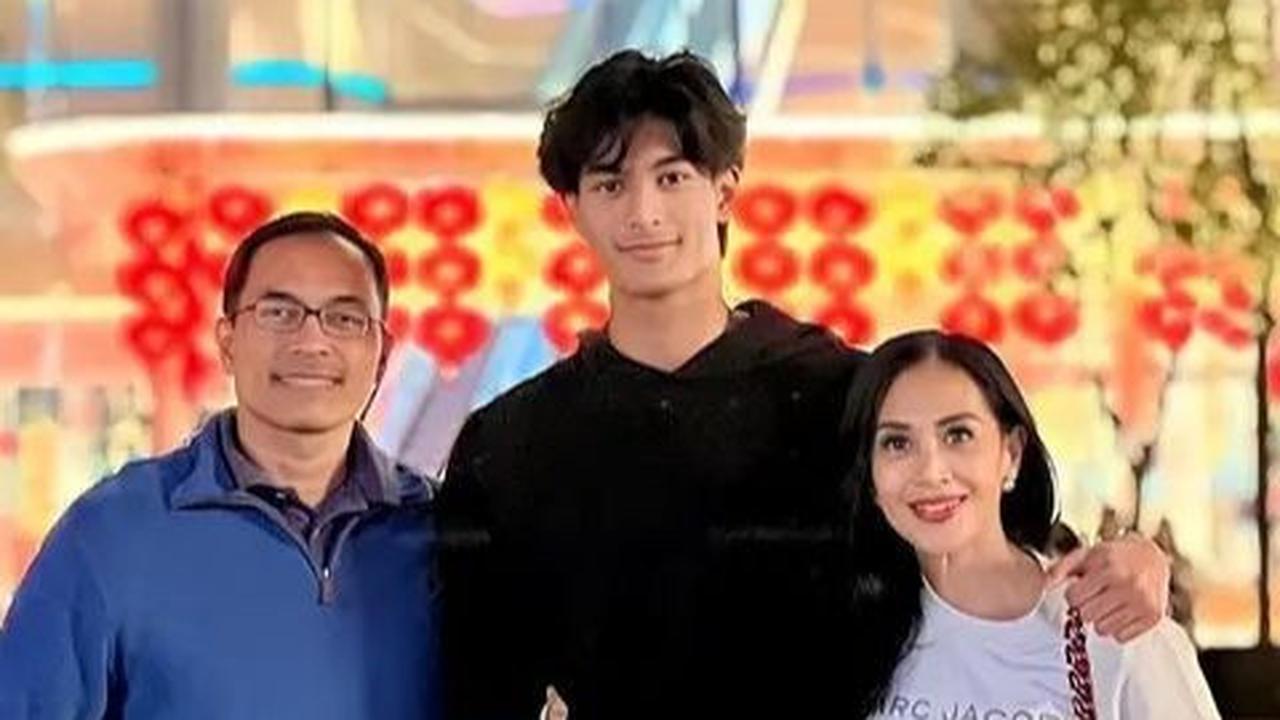 Diah Permatasari tak ragu untuk membagikan momen kebersamaannya dengan Marco di berbagai pertandingan.