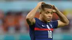Kylian Mbappe yang digadang-gadang akan bersinar di Piala Eropa 2020 harus kandas di tengah jalan setelah Prancis takhluk dari Swiss di 16 besar akibat pinaltinya yang mampu ditepis oleh Yann Sommer. Pemain 22 tahun ini hanya mencatat 2 assist saja untuk Prancis. (Foto: AFP/Pool/Justin Setterfield)