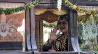 Aksi Kebaya Para Tamu Penting di Pernikahan Kahiyang