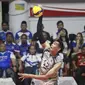 Pemain Surabaya BIN Samator Rivan Nurmulki melancarkan spike pada laga final four PLN Mobile Proliga 2023 melawan Jakarta LavAni Allo Bank di&nbsp;GOR Tridharma Gresik, Jumat (24/2/2023) malam WIB. (foto: Proliga)