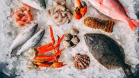 Makanan laut seperti ikan sering direkomendasikan untuk dikonsumsi oleh ibu hamil (Foto: Unsplash.com/Mike Bergmann)