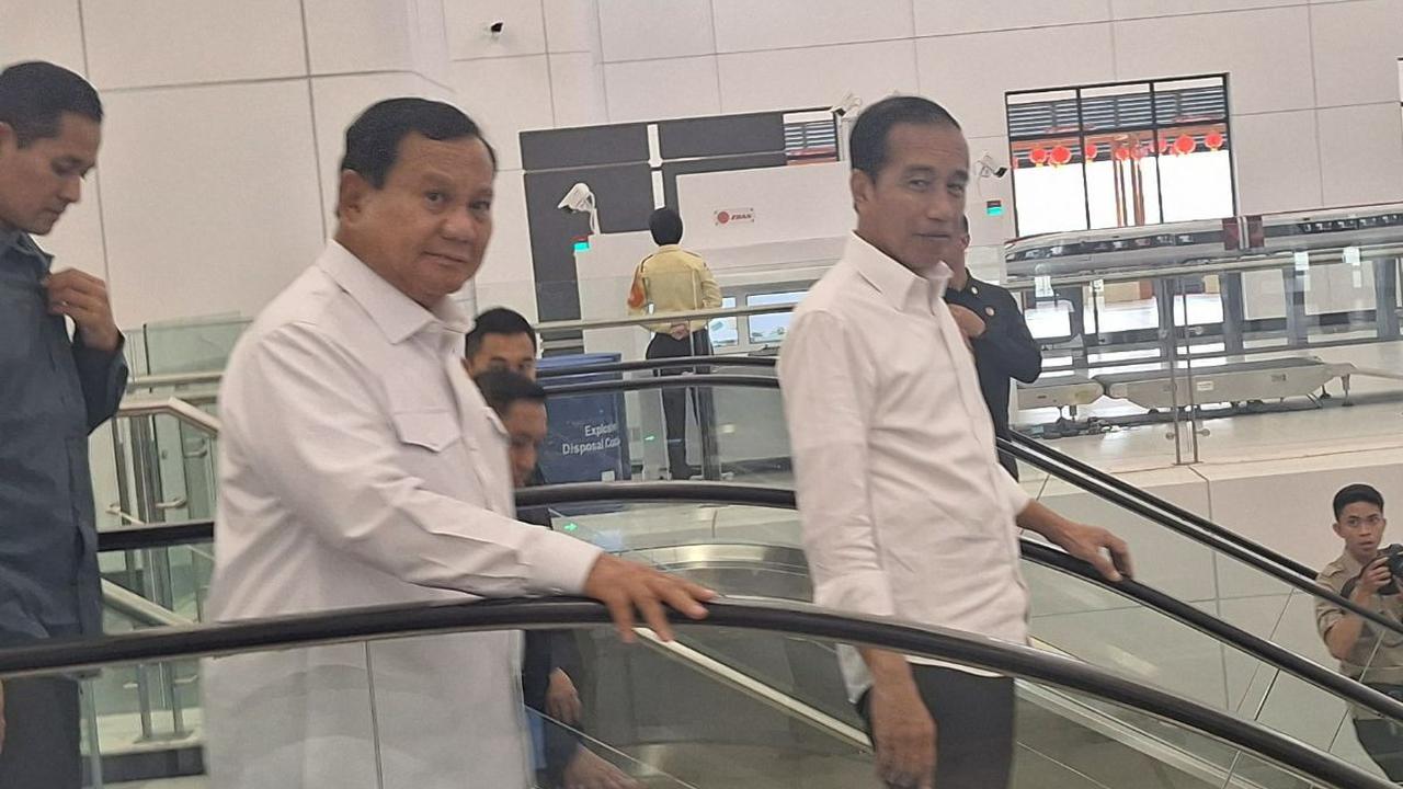 Pertama Kali Naik Kereta Cepat Jakarta-Bandung, Prabowo: Canggih, Serasa di Luar Negeri