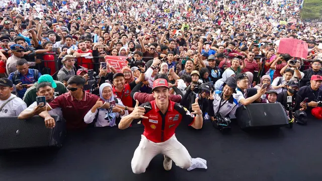 Ribuan Warga Mataram Antusias Sambut Pembalap Dunia Jelang MotoGP Indonesia 2026