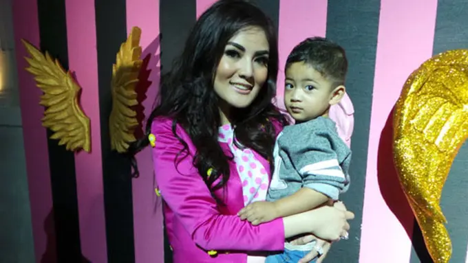 Copyright by Vemale.com