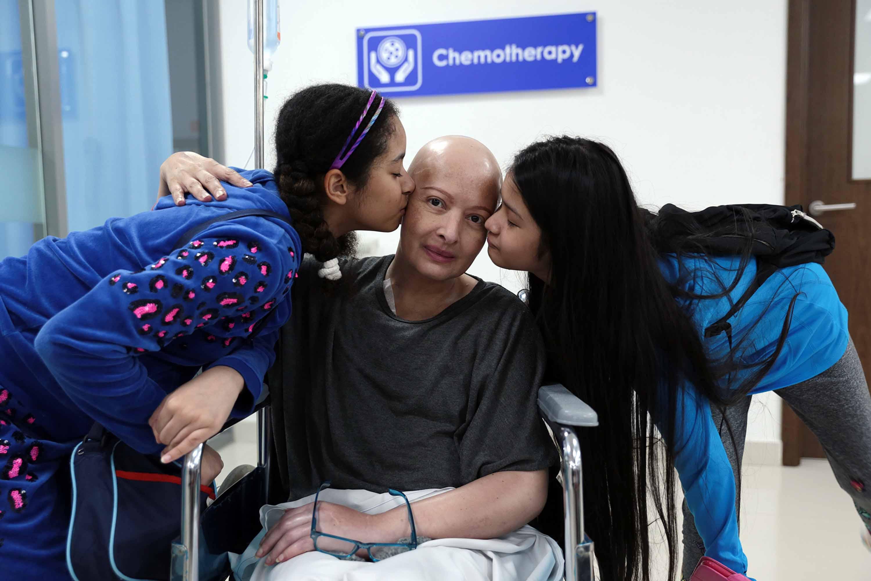 Yana Zein bersama dua putrinya, Aurelia dan Alika. (Deki Prayoga/Bintang.com)