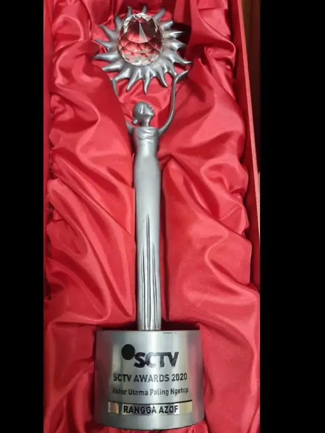 Piala SCTV Awards 2020 milik Azof