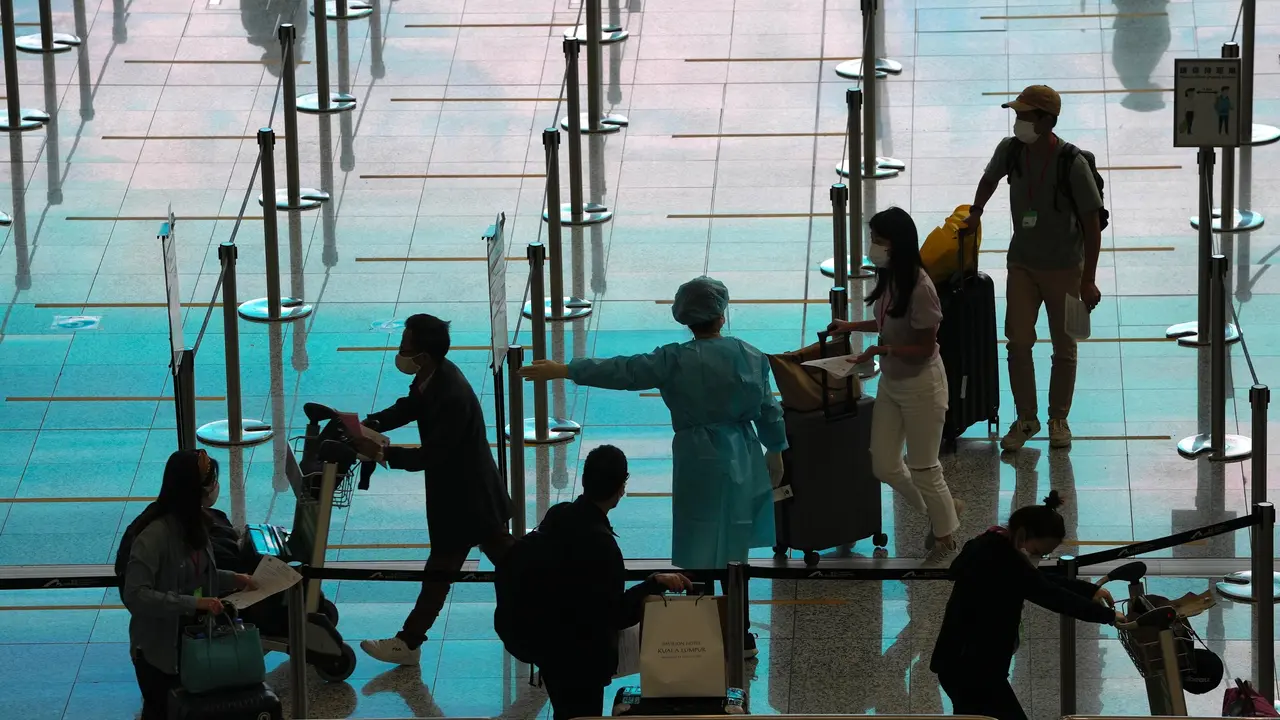 Hong Kong Cabut Larangan Penerbangan Asing