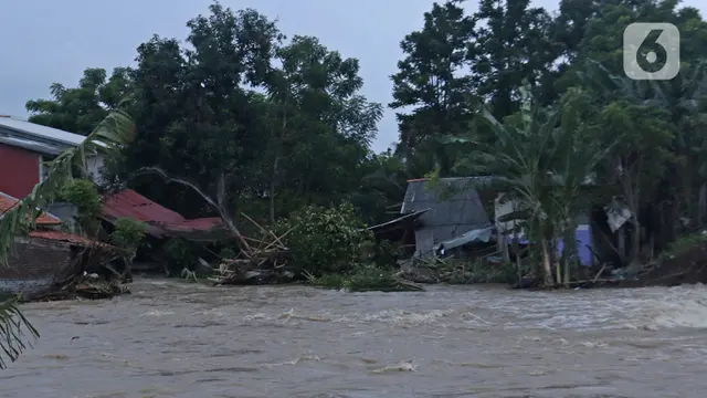 Kondisi Tanggul Sungai Citarum yang Jebol