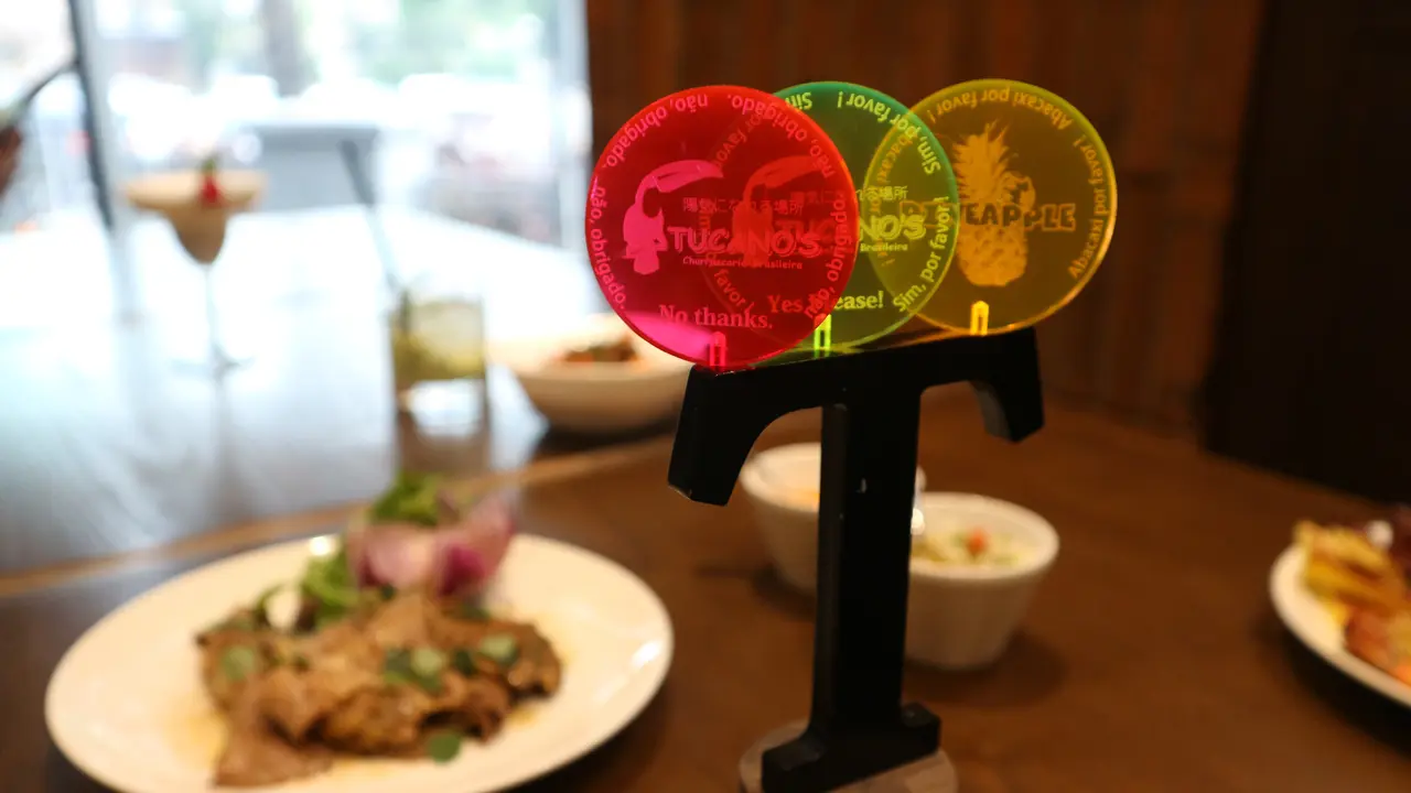 Unik, Hidangan Daging Brazil Non-Stop Hingga Lampu Merah Menyala