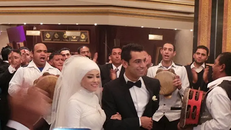 Mohamed Salah bersama istrinya Magi