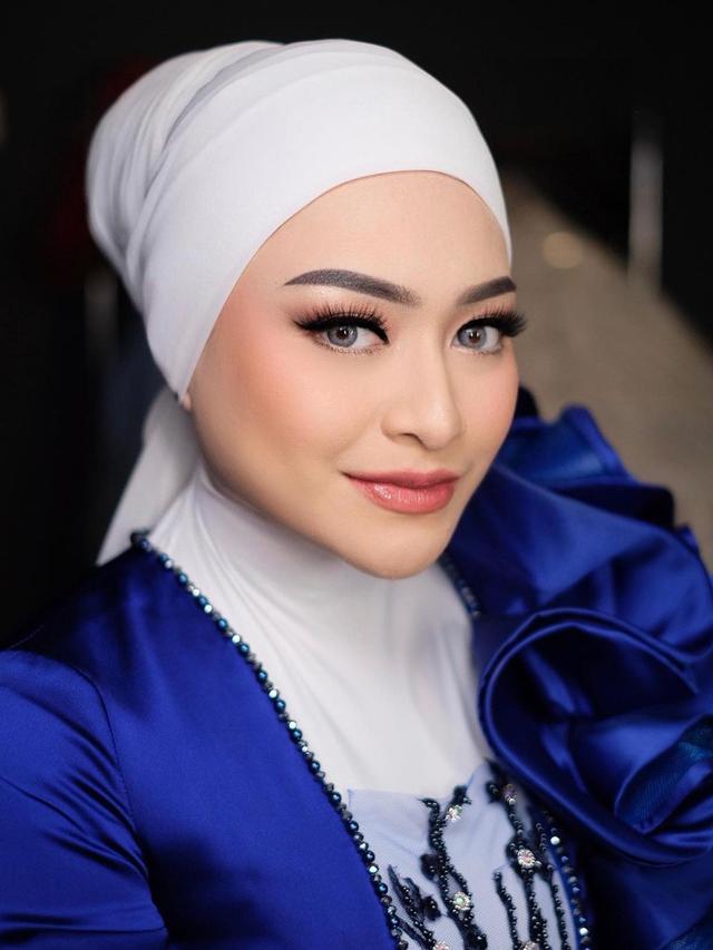 Nathalie Holscher (Foto: Instagram @nathalieholscher)