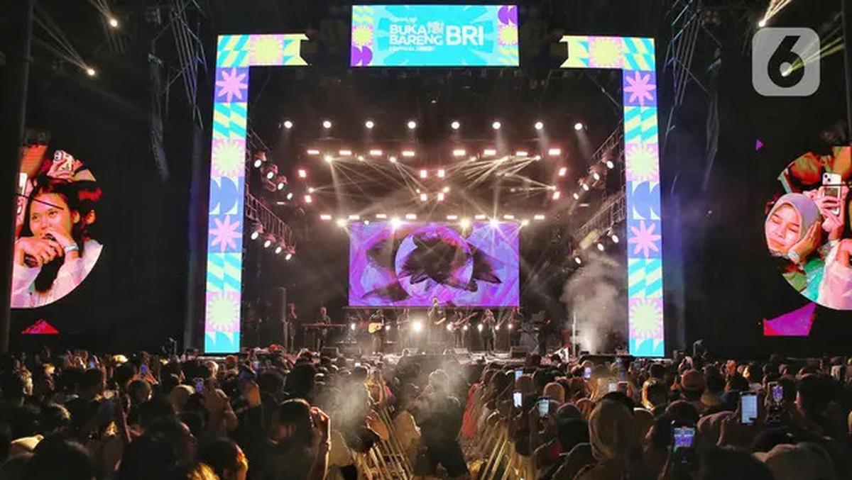 Penampilan Tulus Hangatkan Malam Pertama KapanLagi Buka Bareng BRI Festival 2025