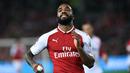 Arsenal menebus Alexandre Lacazette dari Lyon pada bursa transfer musim panas tahun ini. Dana 52,7 juta poundsterling (Rp 911,81 miliar) harus dikeluarkan manajemen Meriam London untuk bisa memboyong Lacazette ke Stadion Emirates. (AFP/Saeed Khan)