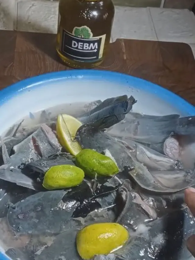 Tak Perlu Kapur Sirih, Ini Cara Hilangkan Lendir Ikan Lele dengan 2 Bahan Dapur