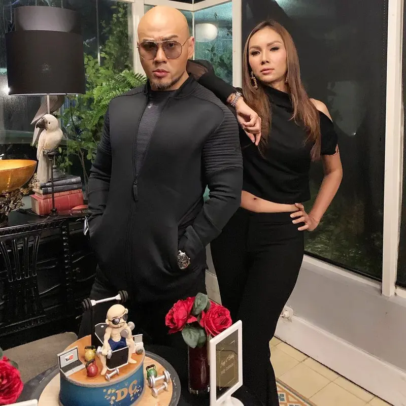 Potret Kompak Deddy Corbuzier dengan Mantan Istrinya yang Muslim, Kalina Ocktaranny