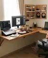 Desain Ruang Kerja di Rumah dengan Meja Menempel Pada Dinding (AI Generated)