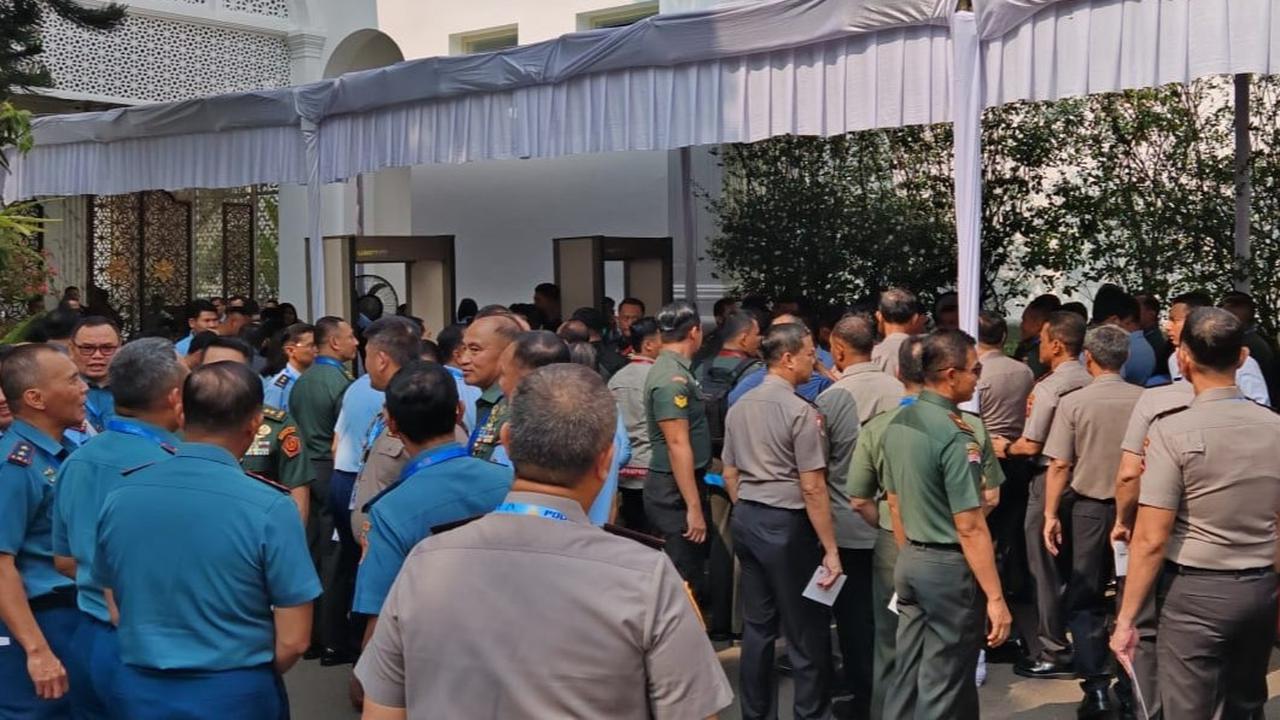 800 Pati TNI-Polri Dipanggil ke Istana, Prabowo Siapkan Taklimat Tertutup