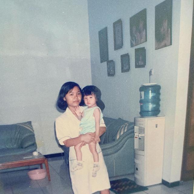 Blasteran Tionghoa – Indonesia, Ini 6 Potret Lawas Masa Kecil Larissa Chou