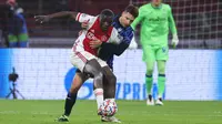 Brian Brobbey. Striker Belanda berusia 20 tahun ini baru saja didatangkan kembali Ajax dari RB Leipzig di bursa transfer musim panas 2022/2023. Sebelumnya ia sempat memperkuat Ajax selama setengah musim pada tengah musim 2021/2022 dengan status pinjaman dari RB Leipzig. Bersama Ajax ia telah tampil dalam 32 laga di semua ajang dengan torehan 13 gol dan 3 assist.(AFP/Kenzo Tribouillard)