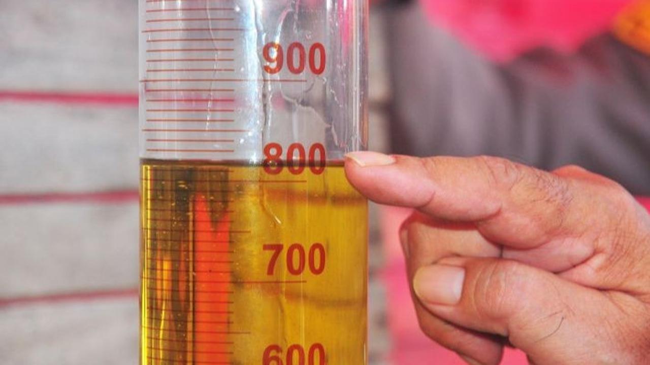 Polisi Bongkar Produksi MinyaKita Ilegal di Jakbar, Volume Minyak Hanya 800 ML