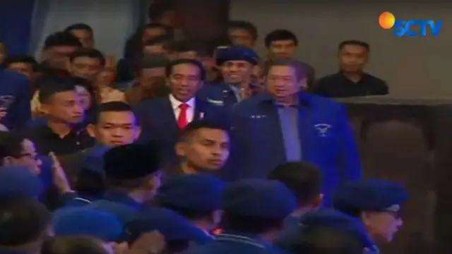 Tidak hanya pengurus Partai Demokrat, acara pembukaan Rapimnas juga dihadiri Presiden Joko Widodo didampingi Menkopolhukam, Wiranto dan Mendagri Tjahjo Kumolo.