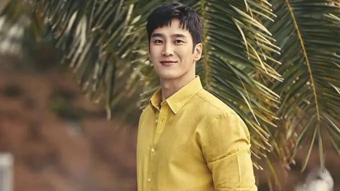 10 Potret Ahn Bo Hyun, Pacar Jisoo Blackpink yang Beda Usia 7 Tahun