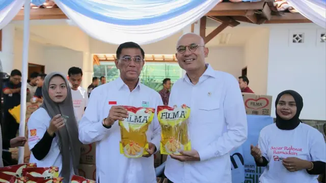 Yayasan Muslim Sinar Mas menyerahkan wakaf Alquran kepada Kopassus dan Kemenlu. (Istimewa)