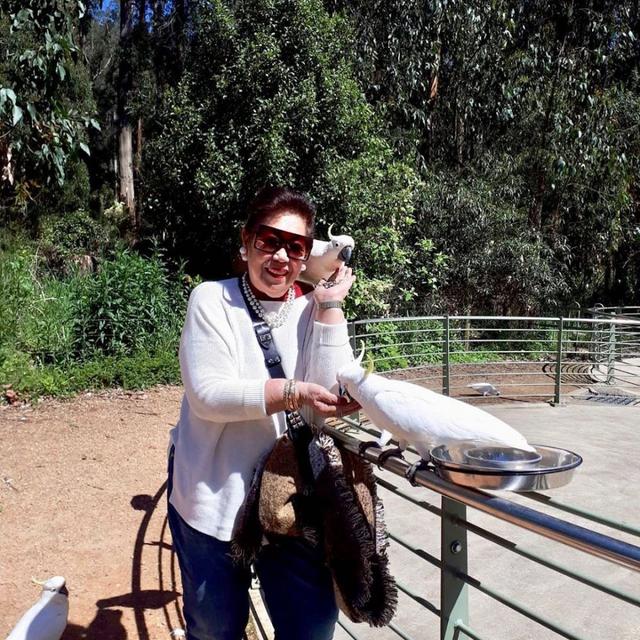 Potret Erna Ibunda Ivan Gunawan yang Stylish Banget. (Sumber: Instagram/@ernagunawan2)