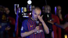 Andres Iniesta adalah legenda hidup Barcelona. Ia menghabiskan seluruh karirnya di Camp Nou sebelum pindah ke klub Jepang, Vissel Kobe. Pemain yang tercatat sumbangkan lebih dari 30 trofi ini, secara menyedihkan harus pergi dari Catalan dengan status bebas transfer. (Foto: AFP/Lluis Gene)