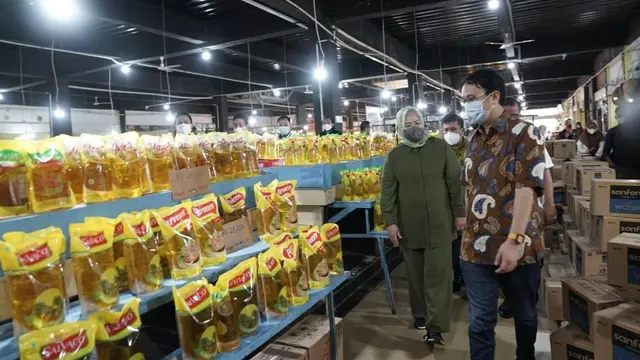 Wakil Menteri Perdagangan (Wamendag) Jerry Sambuaga melakukan kunjungan ke Pasar Puja Bahari dan Pasar Bida Trade Centre (BTC) di kota Batam. (Dok Kemendag)