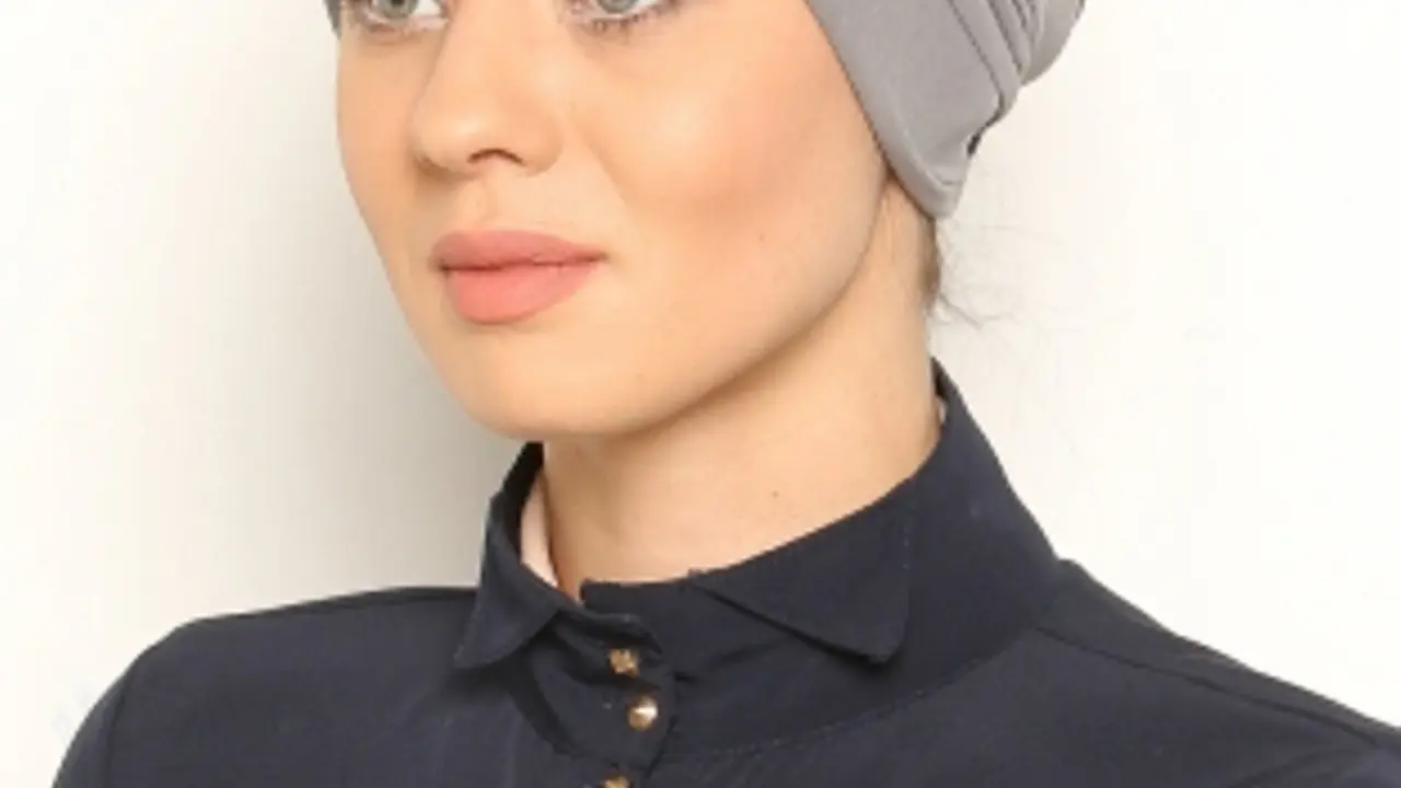 Nggak Melulu Pashmina, Hijab dengan Turban Juga Oke Punya