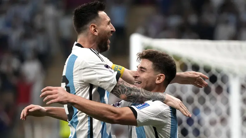 Foto: Aksi Menawan Lionel Messi dan Julian Alvarez Bawa Argentina Bungkam Australia untuk Jumpa Belanda di Perempatfinal Piala Dunia 2022