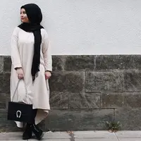 Mix and match busana hijab untuk muslimah plus size. (sumber foto: instagram.com/instagram)