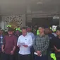 Puluhan simpatisan bersama tiga Kader sekaligus pengurus Partai Kebangkitan Bangsa (PKB) DPC Garut, Jawa Barat, melaporkan bekas Sekretaris Jenderal DPP PKB Lukman Edy ke kepolisian resort Garut. (Liputan6.com/Jayadi Supriadin)