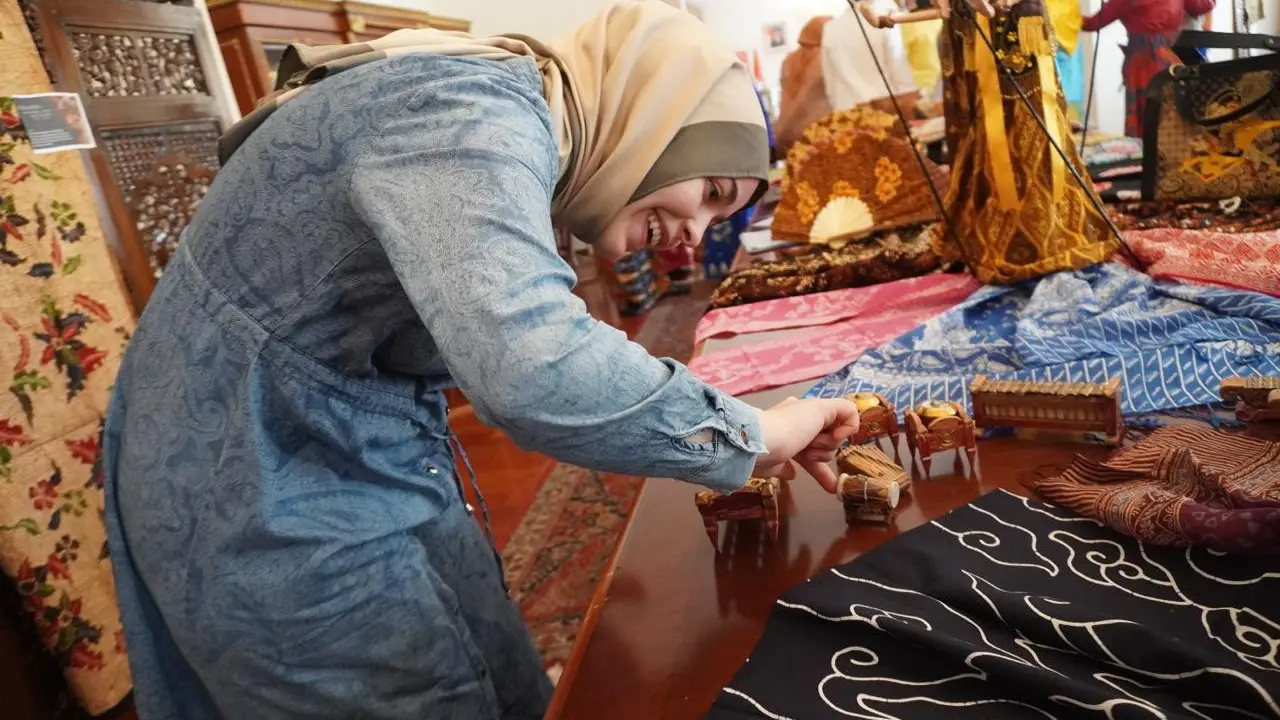 Dharma Wanita Lakukan Diplomasi Batik dan Kuliner (Liputan6.com/KBRI Ankara)