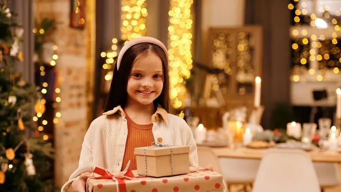 Rekomendasi Kado Natal Terbaik untuk Anak