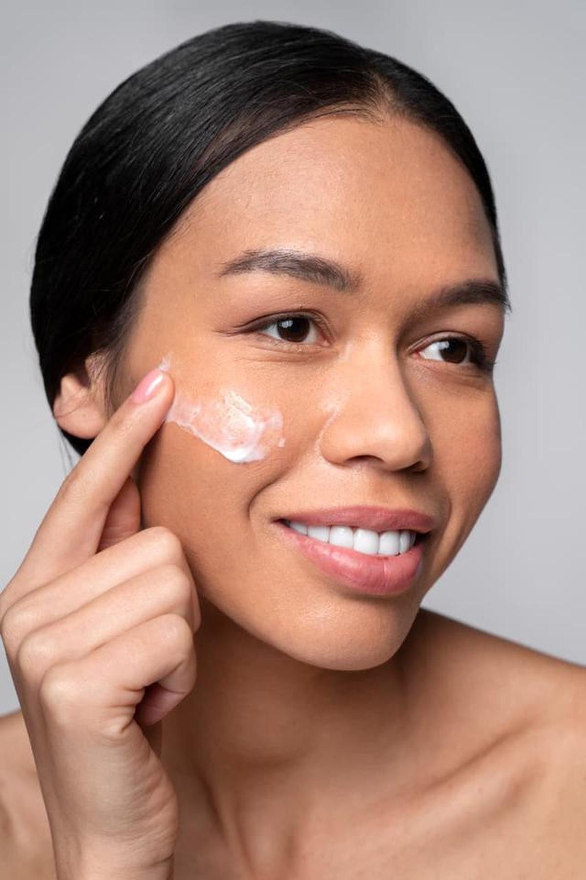 13 Kesalahan dalam Memakai Sunscreen yang Bikin Kulit Tetap Terpapar UV