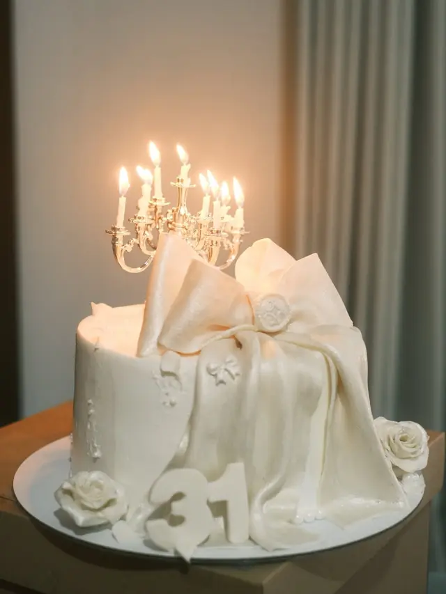 Gaya Michelle Ziudith Rayakan Ulang Tahun ke-31, Tetap Menawan dengan Bare Face yang Glowing