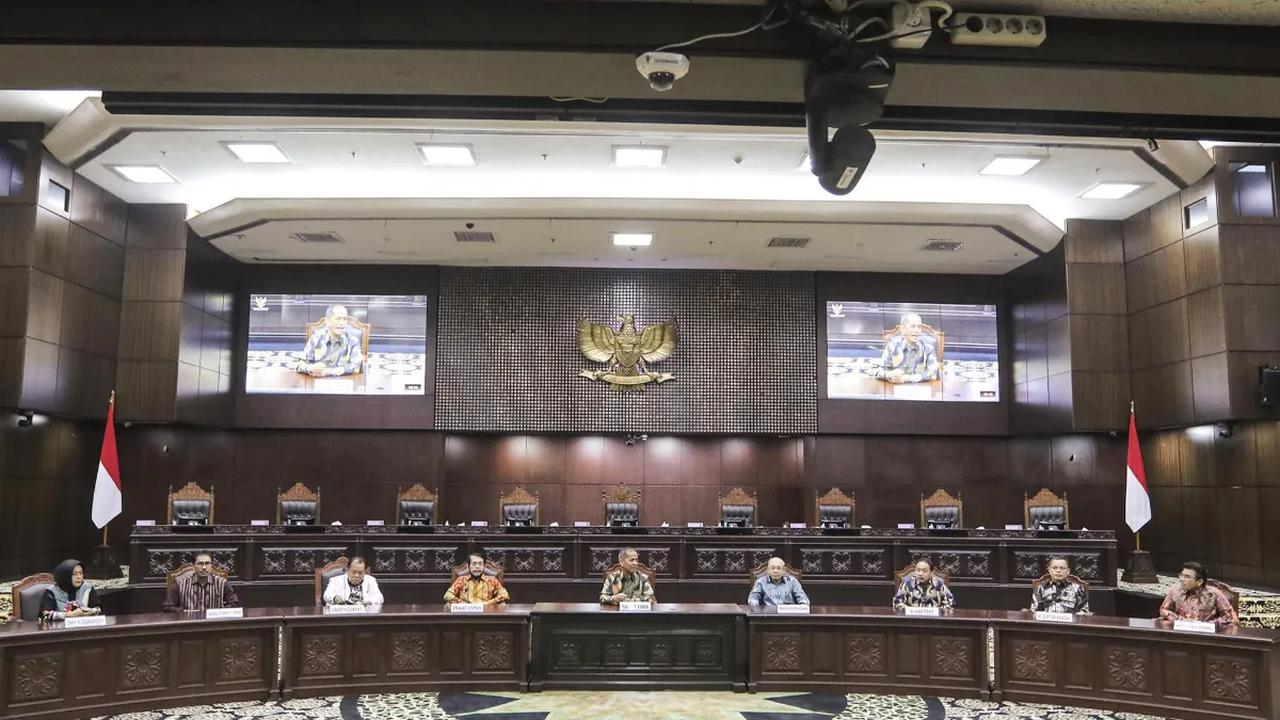 Suhartoyo juga berjanji akan memberikan pendapat resmi terkait Anwar Usman usai dilantik pada Senin 13 November 2023.<br>