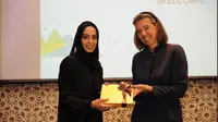 Duta Besar Uni Emirat Arab, Dominique Mineur (kanan) bersama perwakilan Dubai Health Authority, dr Manal Taryam. Mineur disebut-sebut akan jadi dubes wanita pertama di Arab Saudi (Twitter @DHA_Dubai)