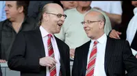 Joel Glazer (Kanan) sekali lagi meminta maaf atas keterlibatan Manchester United di Liga Super Eropa. (Dok. Sky Sports)